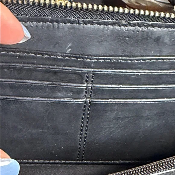 Coach Black and Cream Signature Zip Wallet - Picture 9 of 13